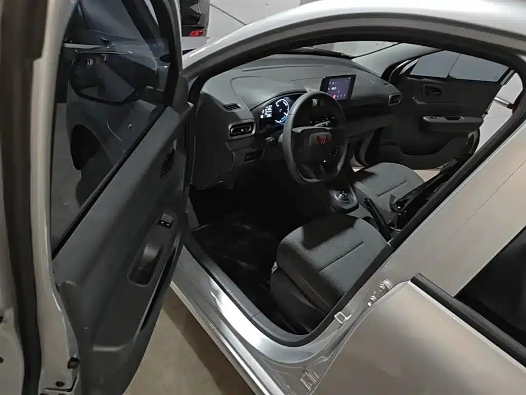 Wuling Hongguang New Energy 2024 Pure Electric Version 300KM Standard Edition — миниатюра 16