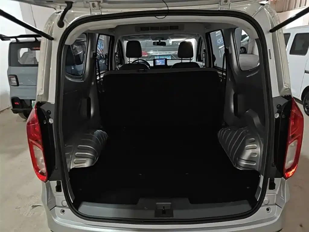 Wuling Hongguang New Energy 2024 Pure Electric Version 300KM Standard Edition — миниатюра 19