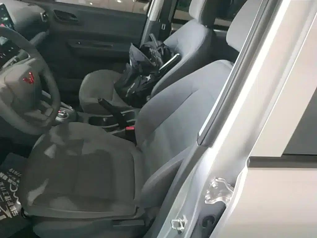 Wuling Hongguang New Energy 2025 Range-Extended Hybrid 50km Practical Model — миниатюра 15