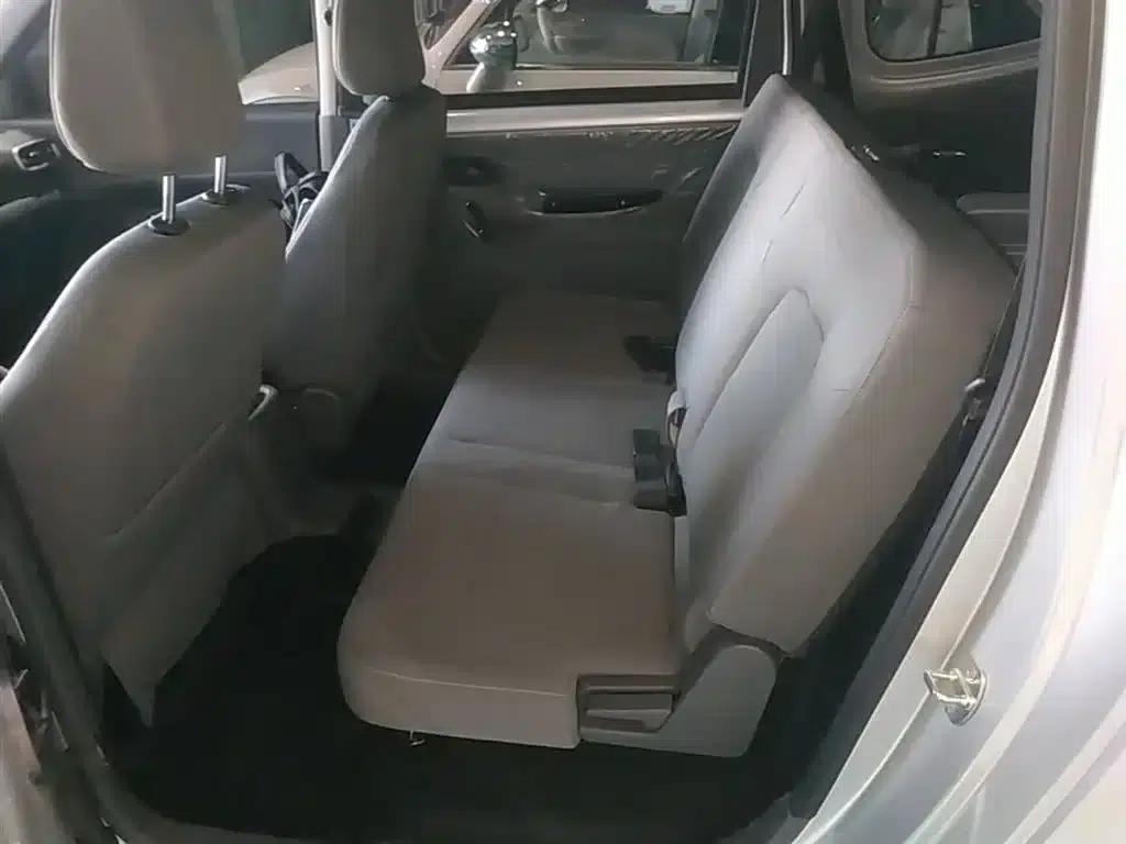 Wuling Hongguang New Energy 2025 Range-Extended Hybrid 50km Practical Model — миниатюра 17