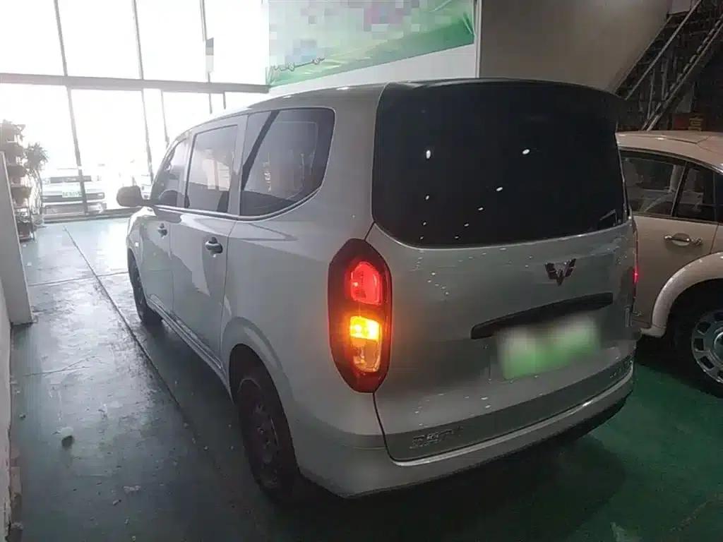 Wuling Hongguang New Energy 2025 Range-Extended Hybrid 50km Practical Model — миниатюра 5