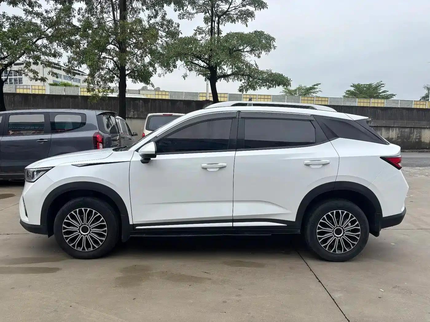 Wuling Xingchi 2023 1.5L CVT Comfort Edition — миниатюра 3