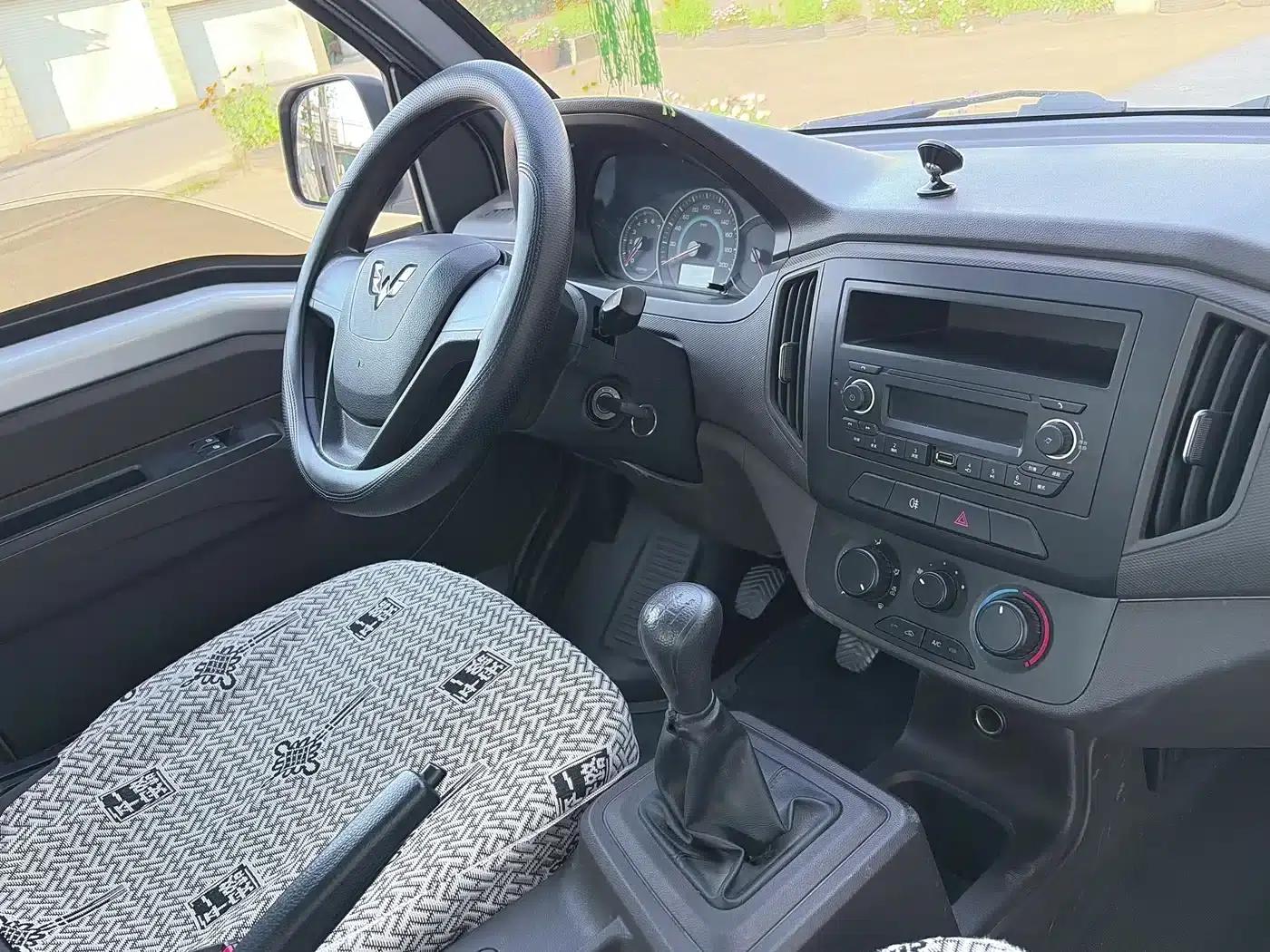 Wuling Rongguang New Truck 2023 1.5L Double Cab Extended Basic Model LAR — миниатюра 9