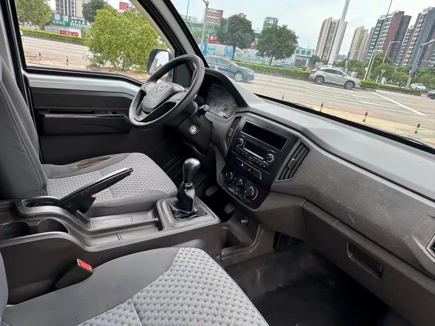 Wuling Rongguang New Truck 2021 Model 1.8L Comfort Single Cab Dual Rear Wheel LJ479Q6 — миниатюра 5