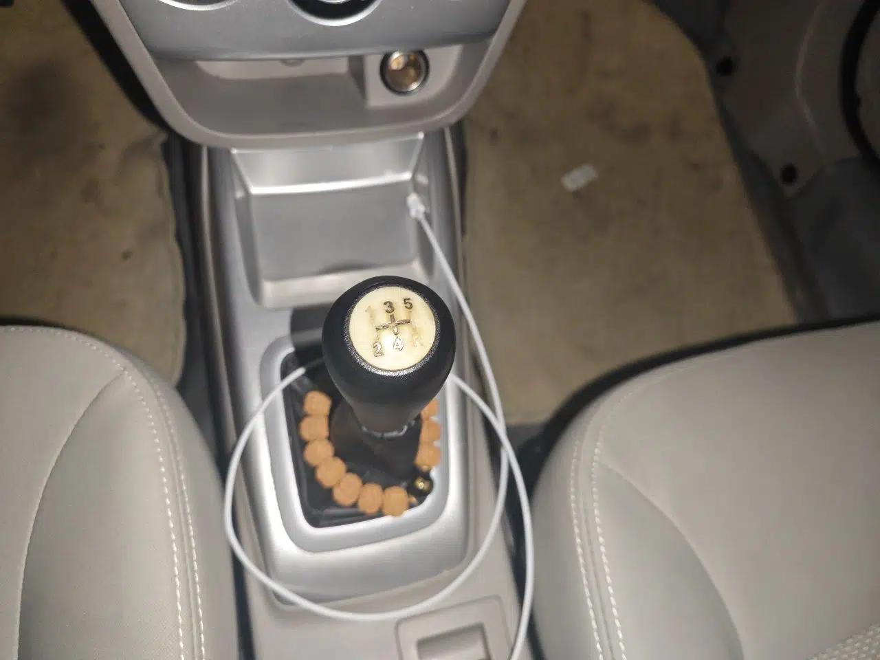 CHANGAN Alsvin V3 2012 1.3L Manual Luxury Version China IV Standard — миниатюра 15