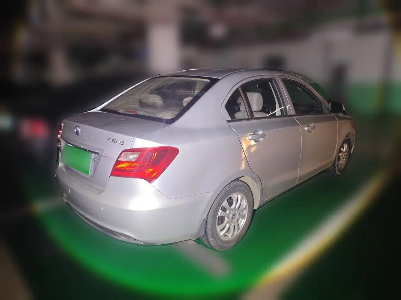 CHANGAN Alsvin V3 2012 1.3L Manual Luxury Version China IV Standard — миниатюра 6