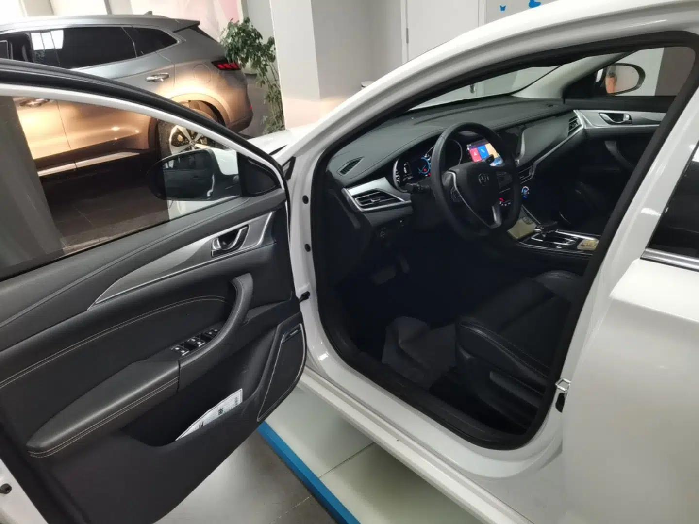CHANGAN Eado New Energy 2019 EV460 Shared Version — миниатюра 18