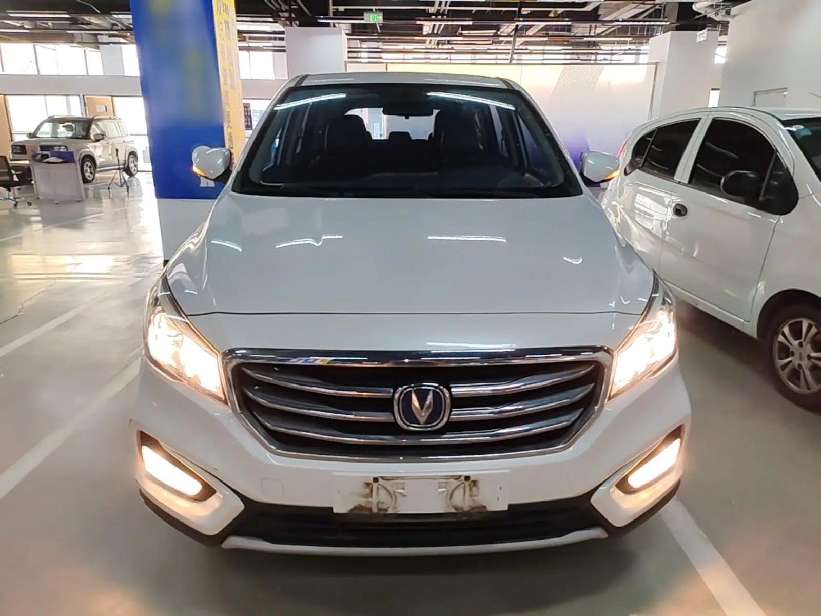 CHANGAN Lingxuan 2017 1.6L Manual Happiness Edition — миниатюра 2