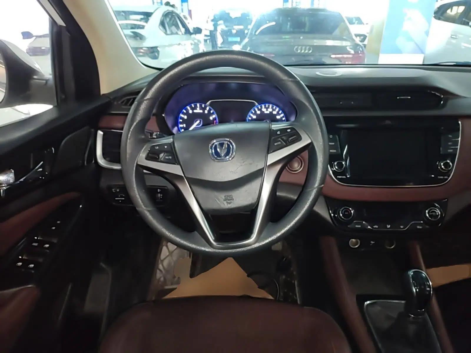CHANGAN Lingxuan 2017 1.6L Manual Happiness Edition — миниатюра 14