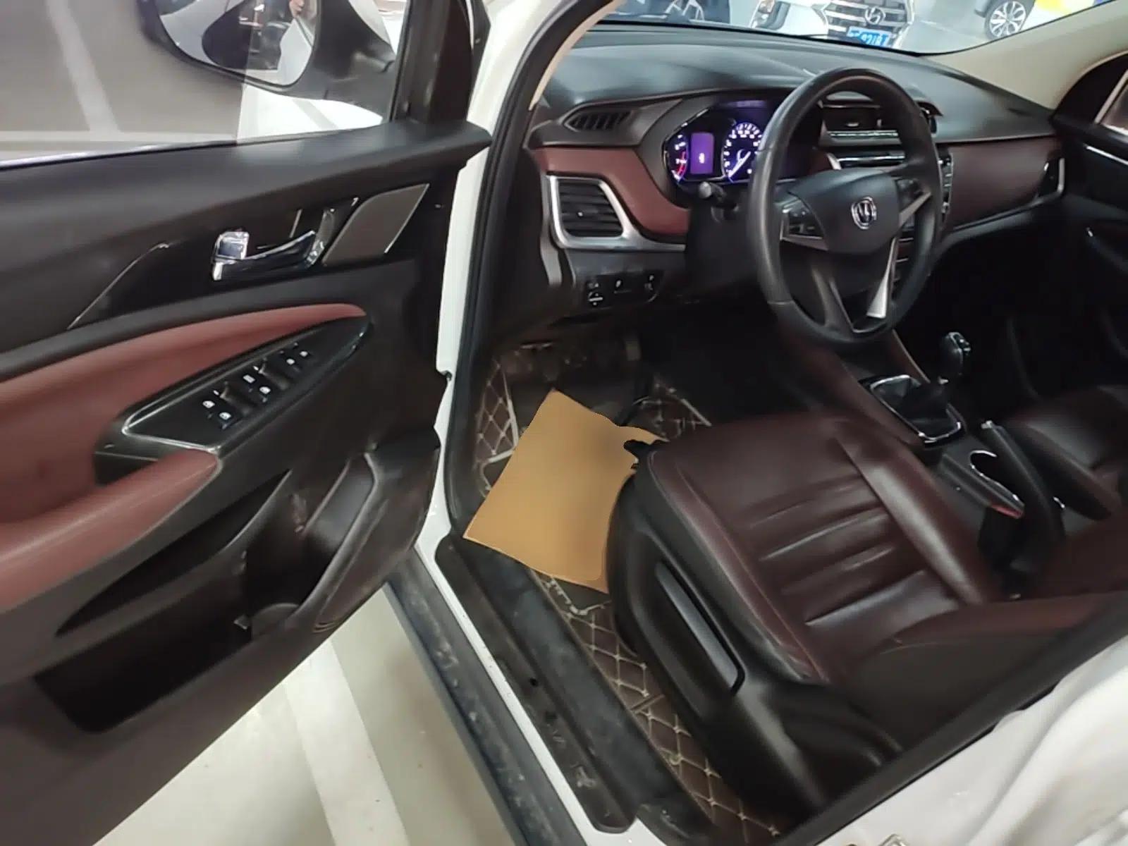 CHANGAN Lingxuan 2017 1.6L Manual Happiness Edition — миниатюра 19