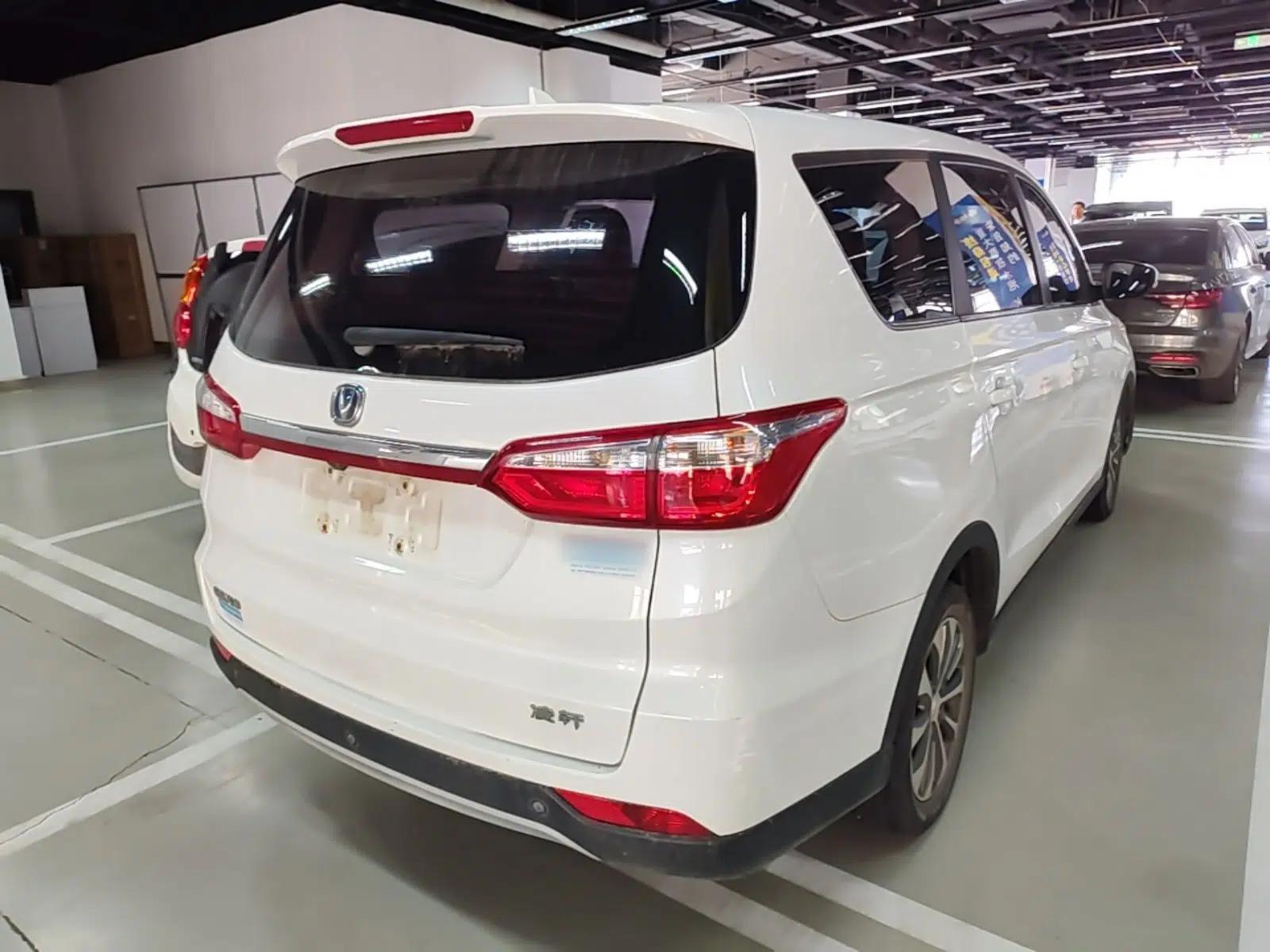 CHANGAN Lingxuan 2017 1.6L Manual Happiness Edition — миниатюра 6