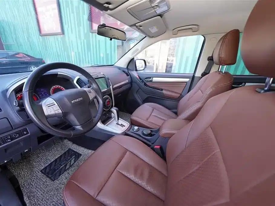 mu-X 2017 3.0T 4WD Automatic Premium 7-Seater (National V Emission Standard) — миниатюра 3