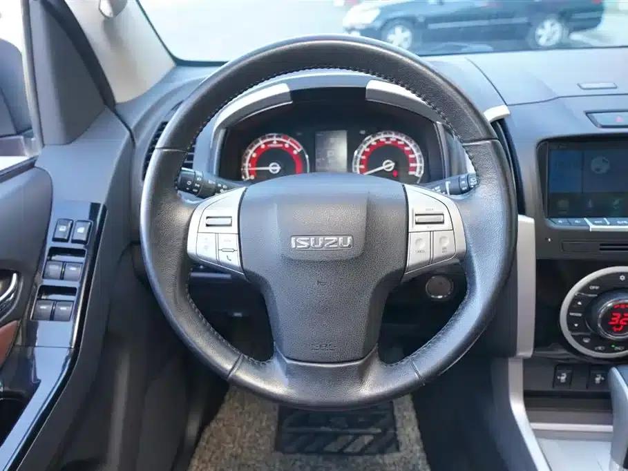 mu-X 2017 3.0T 4WD Automatic Premium 7-Seater (National V Emission Standard) — миниатюра 5