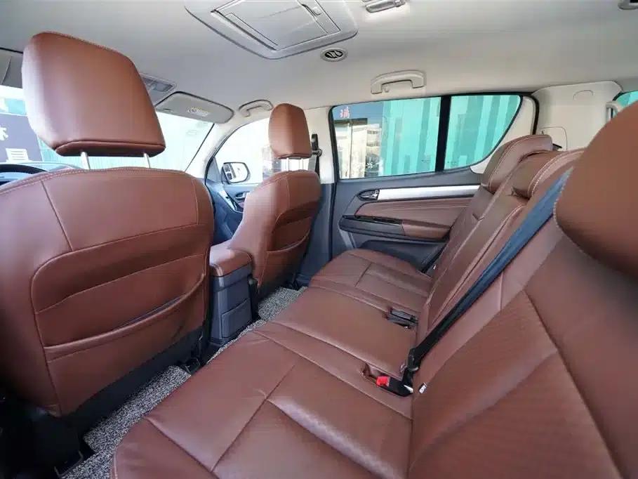 mu-X 2017 3.0T 4WD Automatic Premium 7-Seater (National V Emission Standard) — миниатюра 9