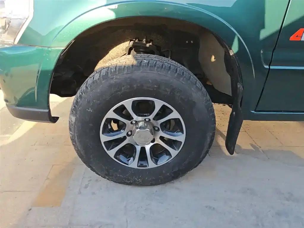 Qingling Isuzu T17 2023 Model 3.0T Diesel Four-Wheel Drive Flatbed Truck Standard Wheelbase 4KH1CT6H1 — миниатюра 23