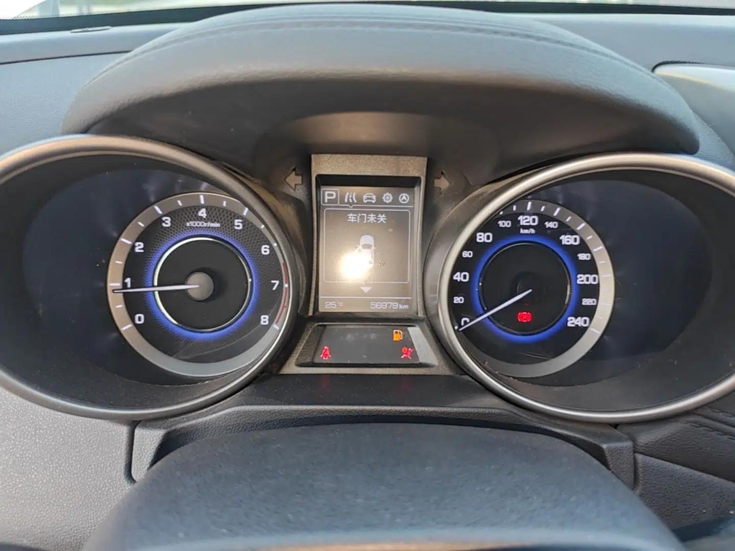 CHANGAN OSHAN COS5 2019 1.6L Automatic Classic Model China VI Standard — миниатюра 15