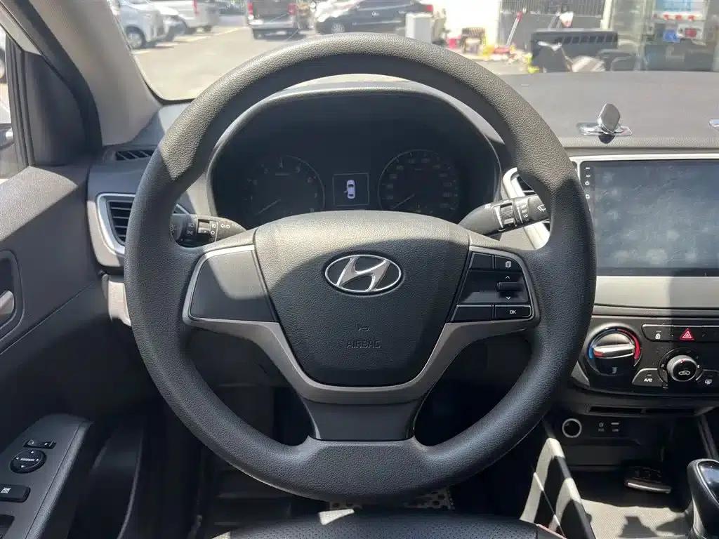 2016 Hyundai Verna 1.4L Automatic GLS (Cool Edition) — миниатюра 2