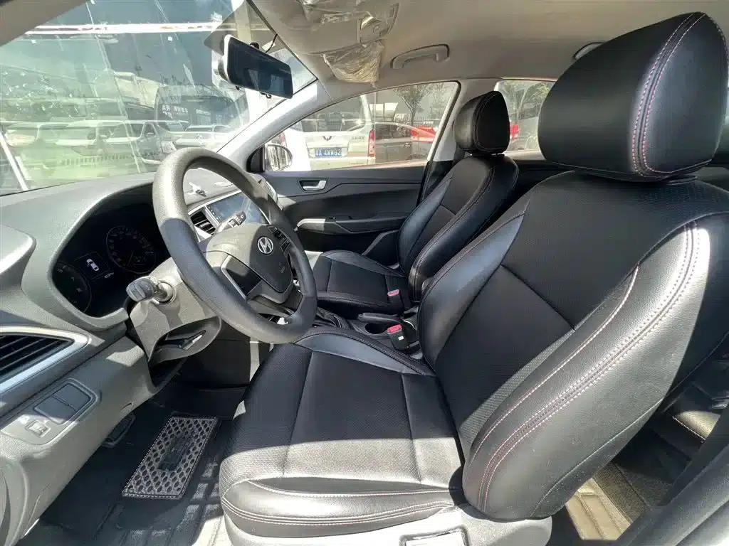 2016 Hyundai Verna 1.4L Automatic GLS (Cool Edition) — миниатюра 4