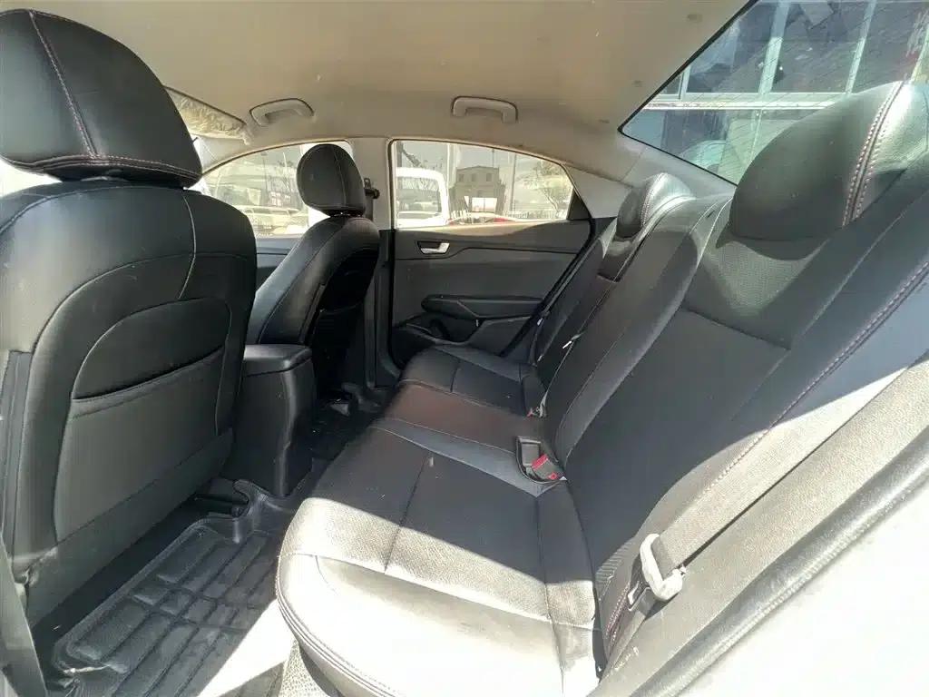2016 Hyundai Verna 1.4L Automatic GLS (Cool Edition) — миниатюра 6
