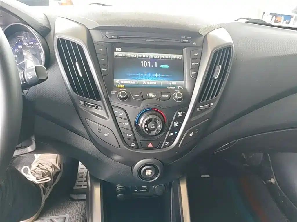 Veloster 2012 1.6T Automatic Luxury Edition — миниатюра 13