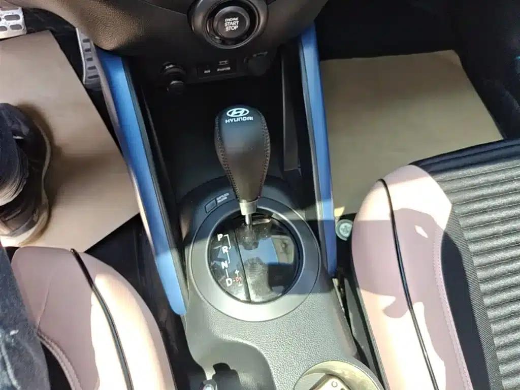 Veloster 2012 1.6T Automatic Luxury Edition — миниатюра 14