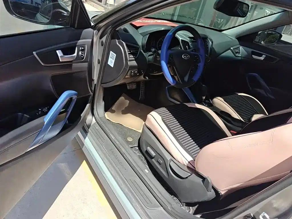 Veloster 2012 1.6T Automatic Luxury Edition — миниатюра 16