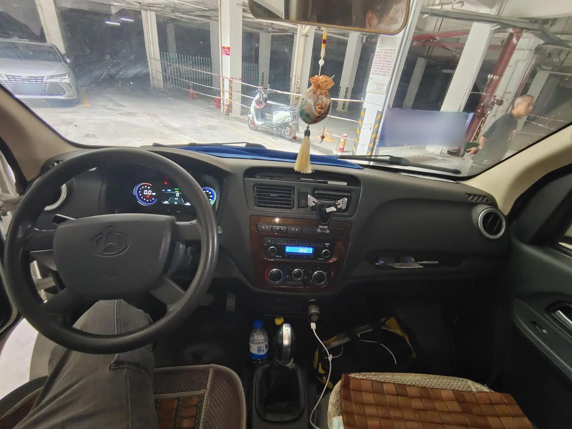 CHANGAN KAICHENG Ruixing EM60 2022 Pure Electric Van 4498 mm Long Flat Roof with Rear-Hinged Doors 2 Seats 60 kW 41.86 kWh — миниатюра 10