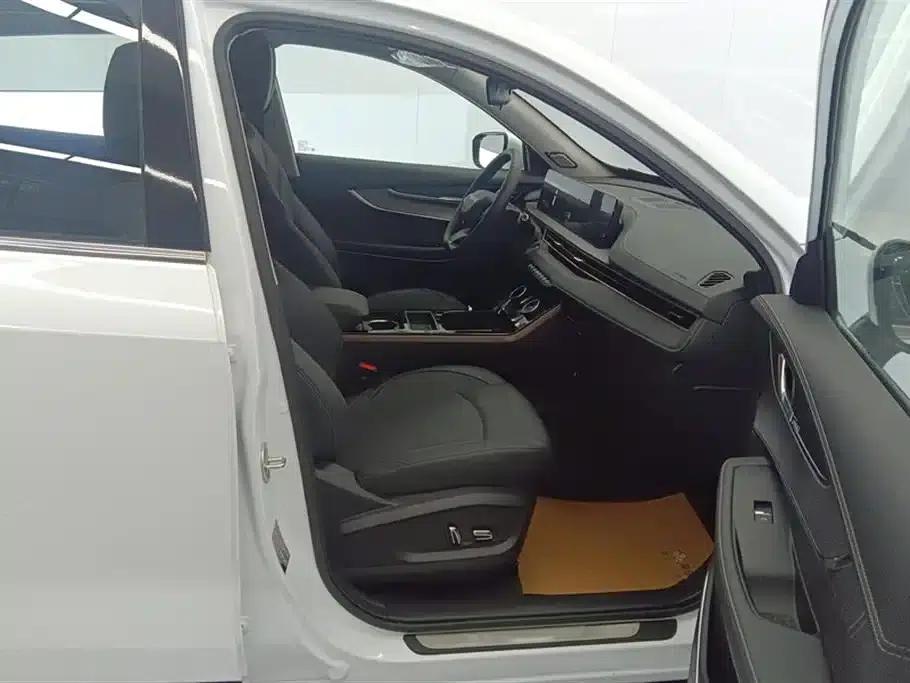 Exeed C-DM 2022 1.5TCI-DHT 105KM Wind Chaser Edition — миниатюра 8
