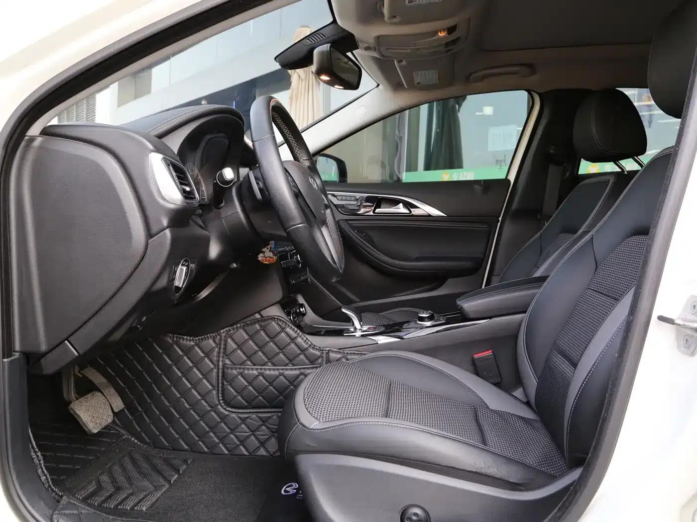 Infiniti QX30 2017 1.6T 2WD Sport Edition — миниатюра 14