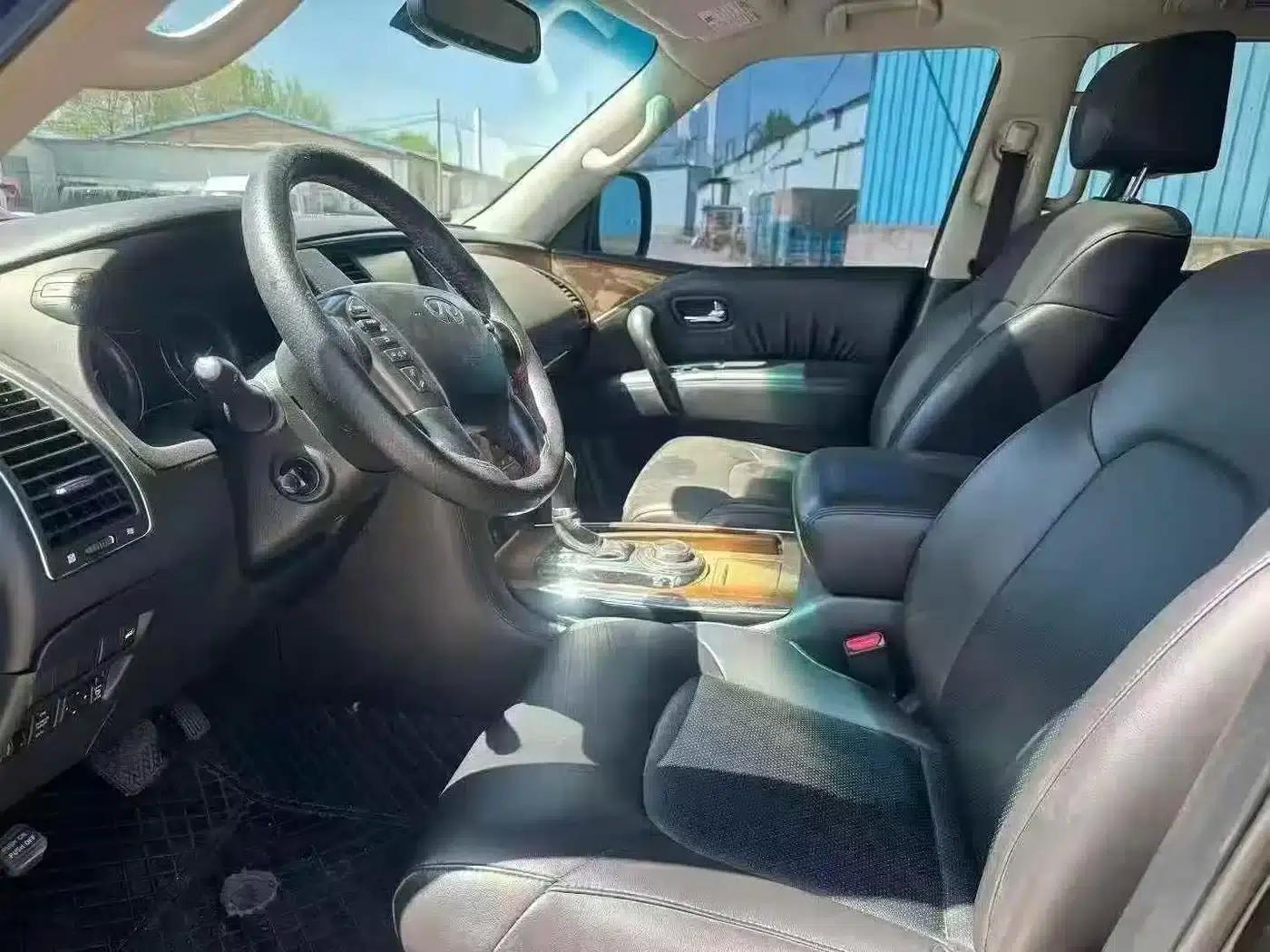 2011 Infiniti QX56 — миниатюра 4