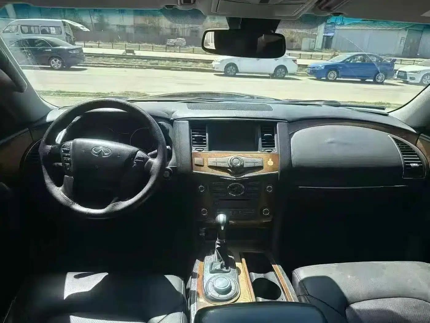 2011 Infiniti QX56 — миниатюра 5