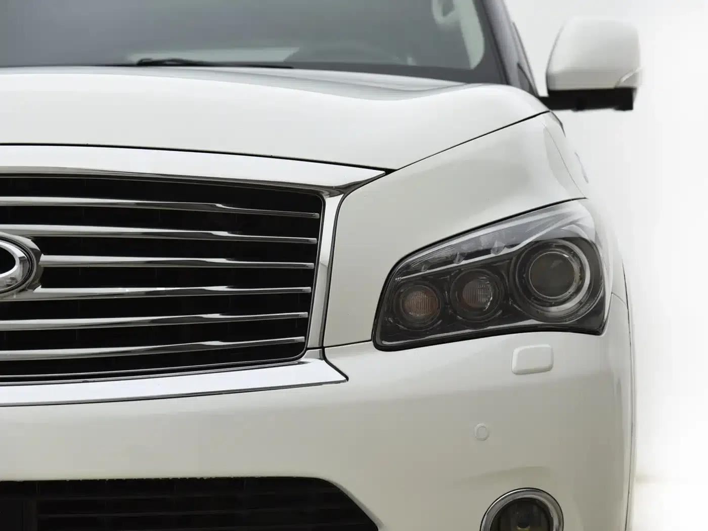 2011 Infiniti QX56 — миниатюра 2