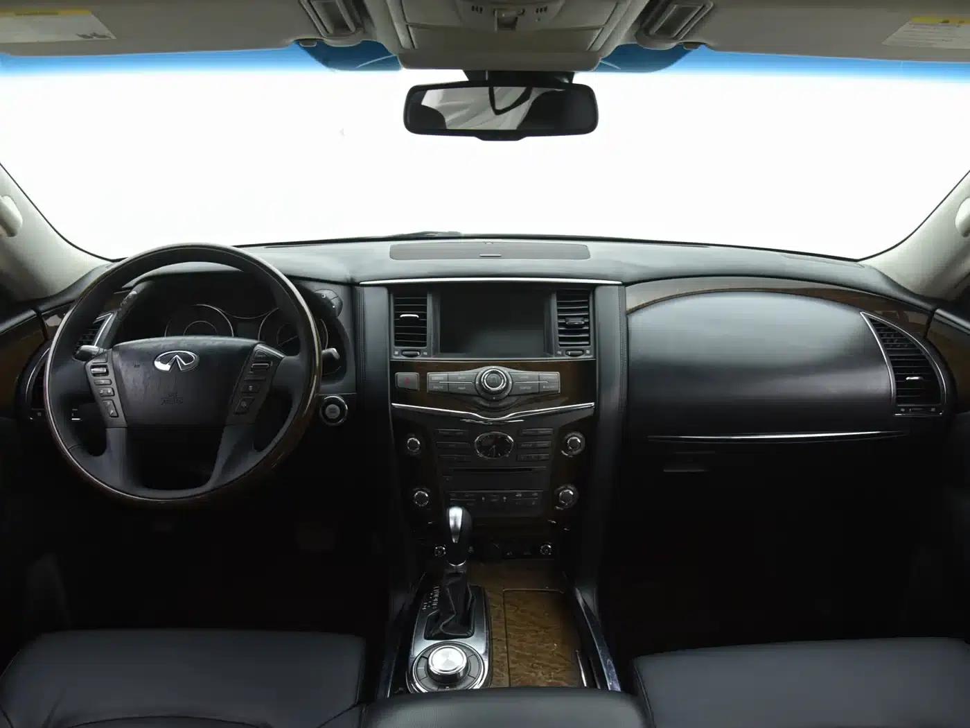 2011 Infiniti QX56 — миниатюра 7