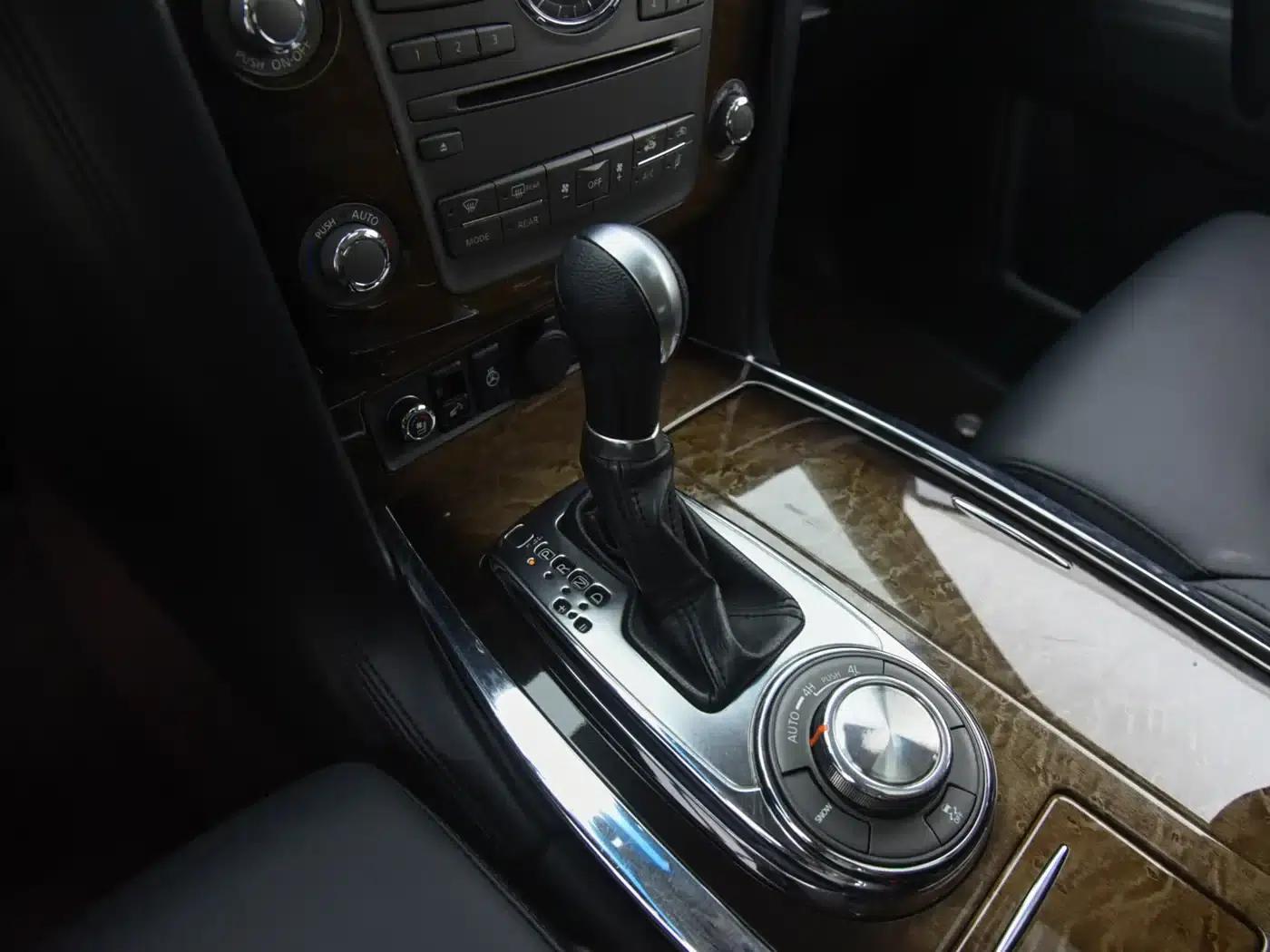 2011 Infiniti QX56 — миниатюра 10