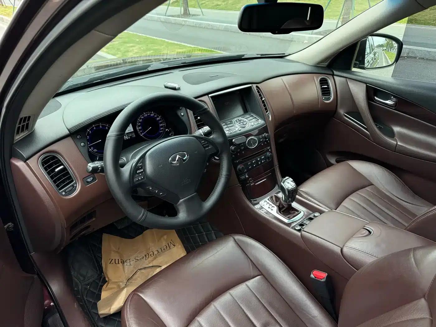 Infiniti EX 2011 EX25 Premium Edition — миниатюра 3