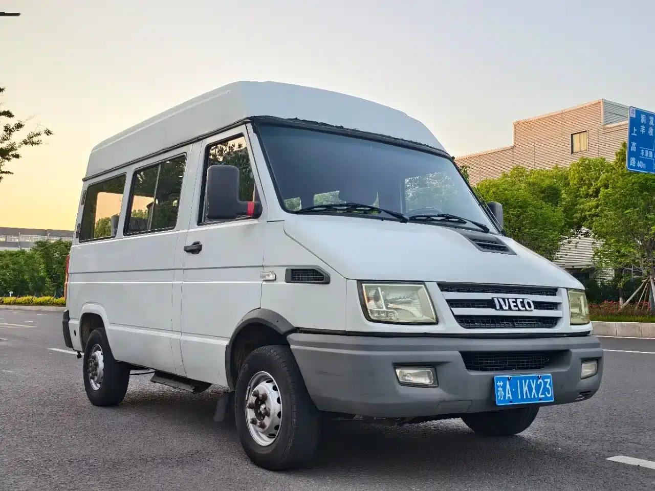 Iveco DeYi 2014 Model 2.8T-V35 NJ5044XXYQ3A43S4 — миниатюра 2