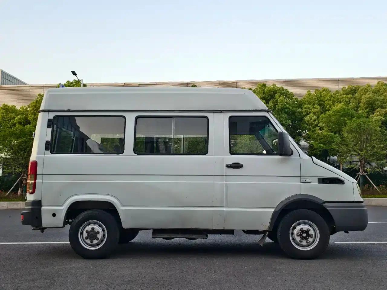 Iveco DeYi 2014 Model 2.8T-V35 NJ5044XXYQ3A43S4 — миниатюра 4
