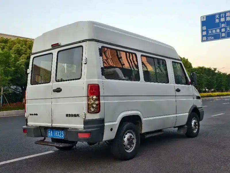 Iveco DeYi 2014 Model 2.8T-V35 NJ5044XXYQ3A43S4 — миниатюра 5