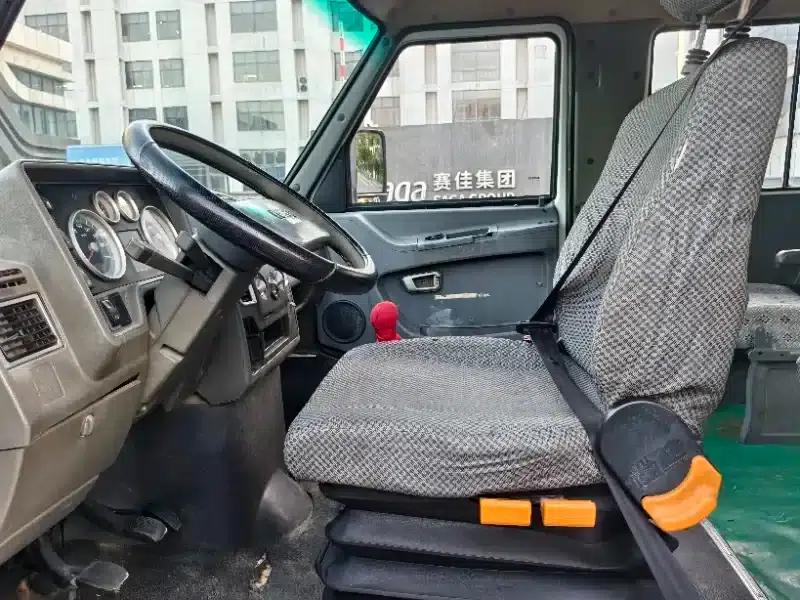 Iveco DeYi 2014 Model 2.8T-V35 NJ5044XXYQ3A43S4 — миниатюра 9