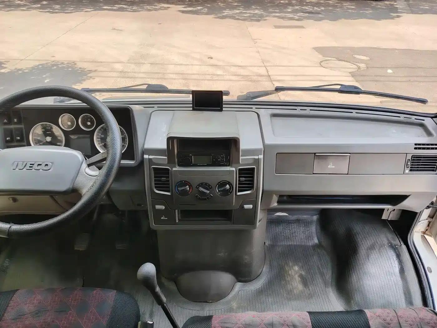 Iveco DeYi 2014 Model 2.8T-A40 NJ6604AC43S4 — миниатюра 4