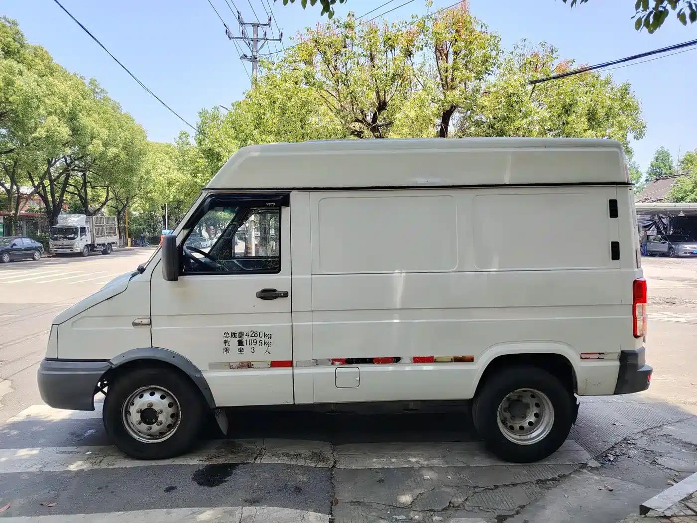 Iveco DeYi 2014 Model 2.8T-A40 NJ6604AC43S4 — миниатюра 8