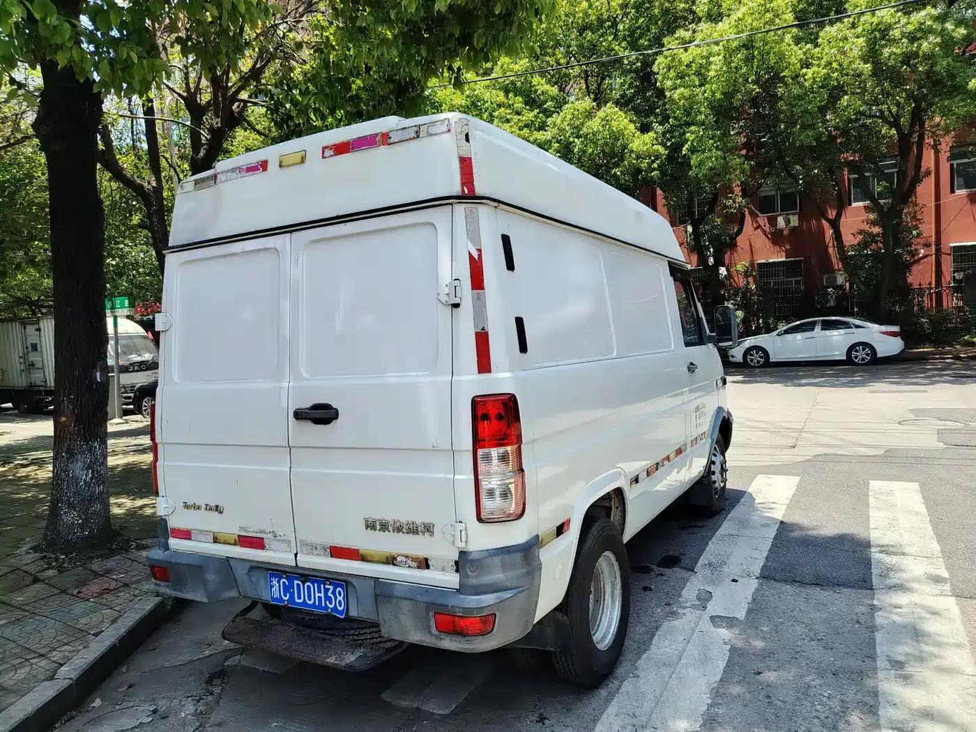 Iveco DeYi 2014 Model 2.8T-A40 NJ6604AC43S4 — миниатюра 10