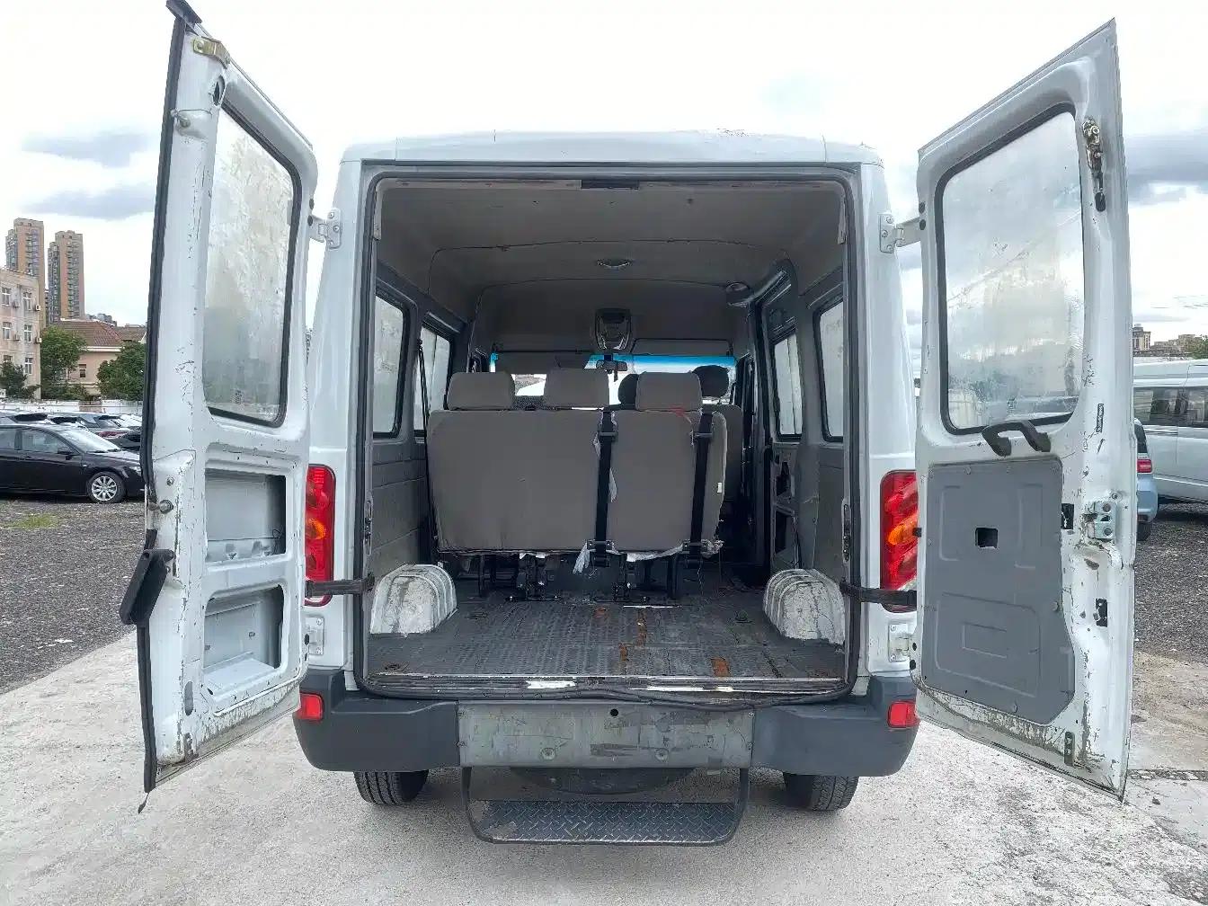 Iveco Baodi 2017 2.5T Premium A37 Bus with Mid-Roof, 6-7 Seats, 47Z5 — миниатюра 8
