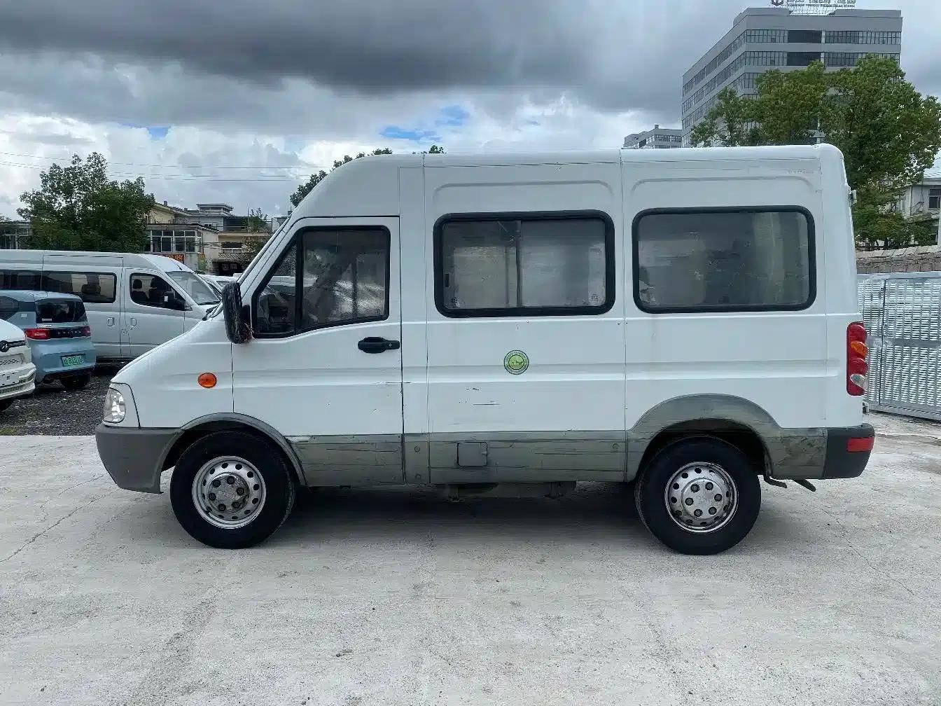 Iveco Baodi 2017 2.5T Premium A37 Bus with Mid-Roof, 6-7 Seats, 47Z5 — миниатюра 10