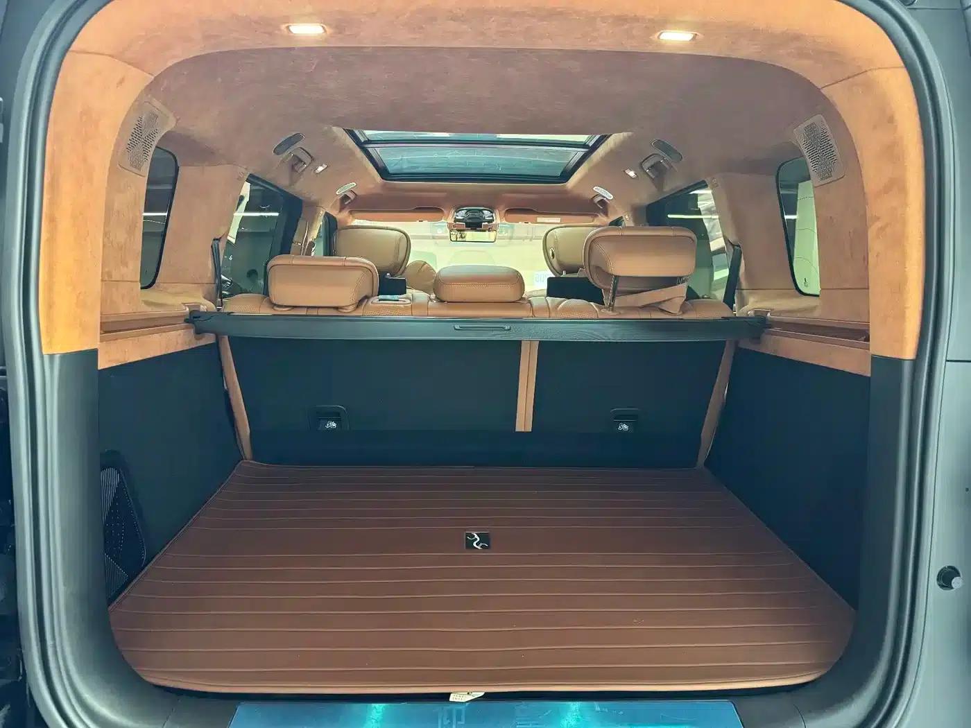 Looking up at the 2023 U8 Luxury Edition — миниатюра 11