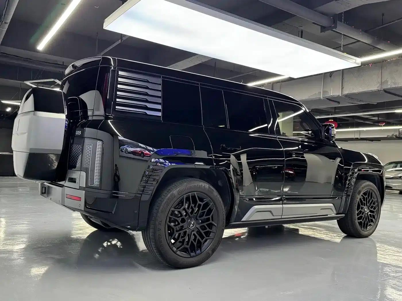 Looking up at the 2023 U8 Luxury Edition — миниатюра 6