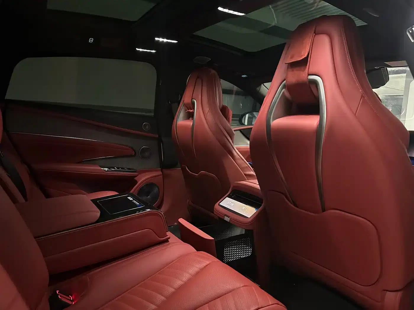 Looking up at the U7 2025 EV five-seater luxury edition — миниатюра 16