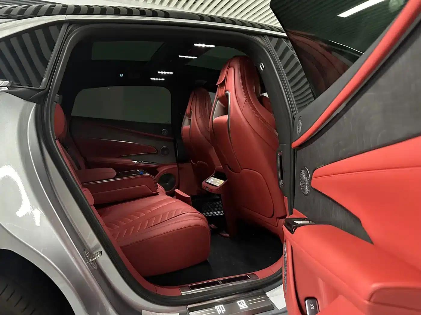 Looking up at the U7 2025 EV five-seater luxury edition — миниатюра 17
