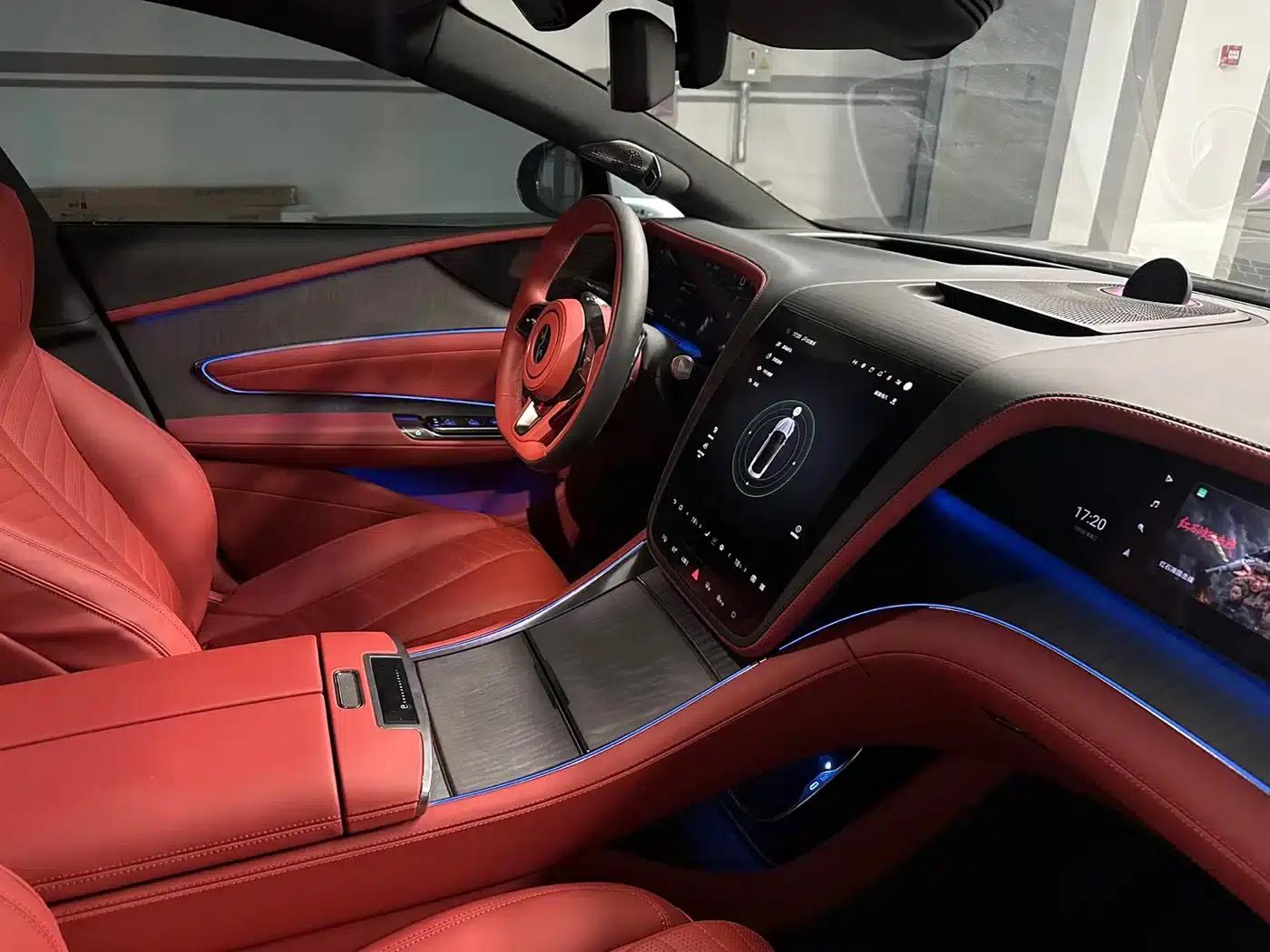 Looking up at the U7 2025 EV five-seater luxury edition — миниатюра 19