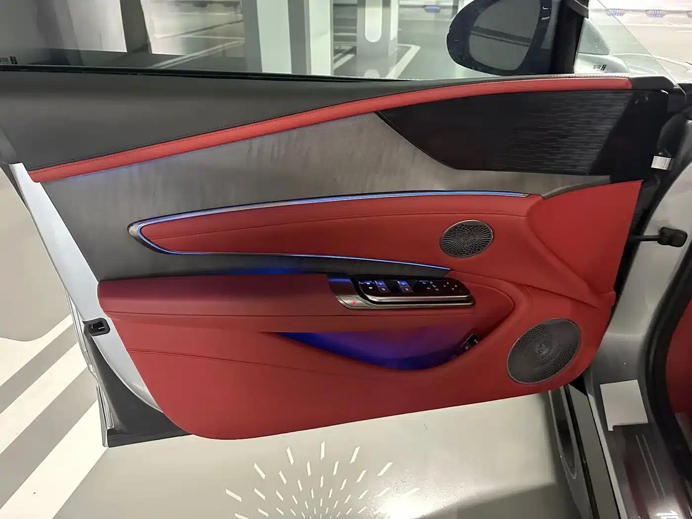 Looking up at the U7 2025 EV five-seater luxury edition — миниатюра 22